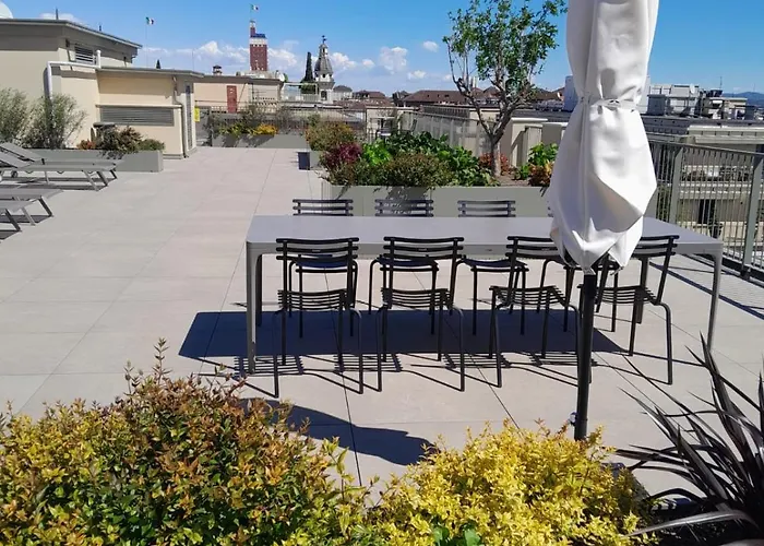 The Peacock דירה