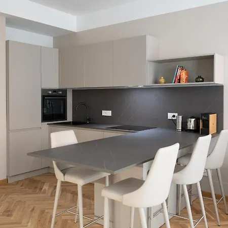 Apartment The Peacock Turin