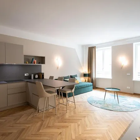 The Peacock Apartment Turin